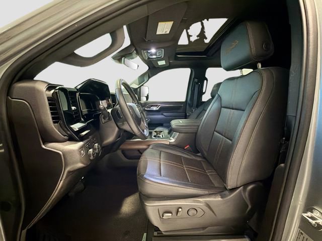 Certified 2024 Chevrolet Silverado 3500 High Country w/ Technology Package image 19