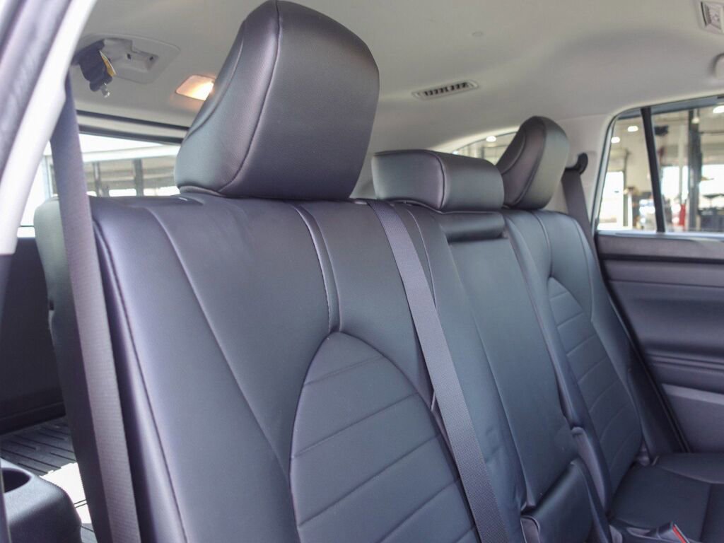 Certified 2021 Toyota Highlander XLE image 13