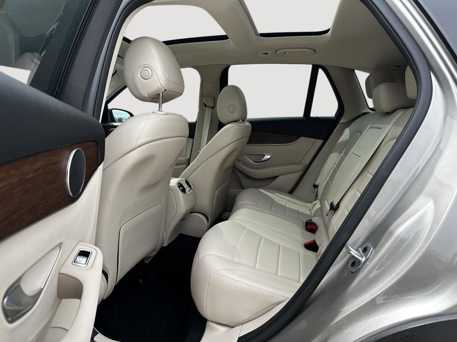 Used 2022 Mercedes-Benz GLC 300 4MATIC image 20