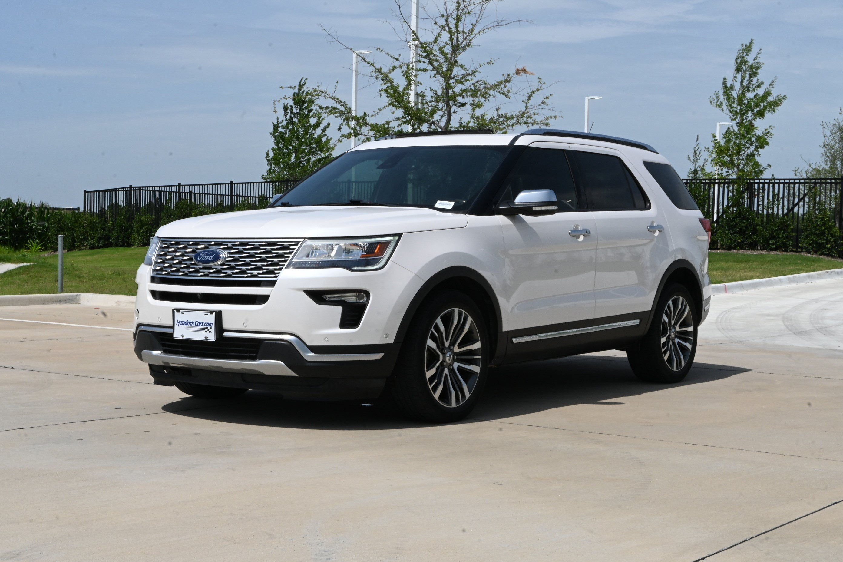 Used 2018 Ford Explorer Platinum AWD/4WD image 5