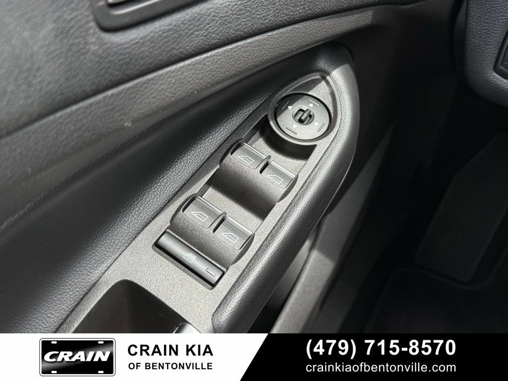 Used 2019 Ford Escape SE FWD image 11