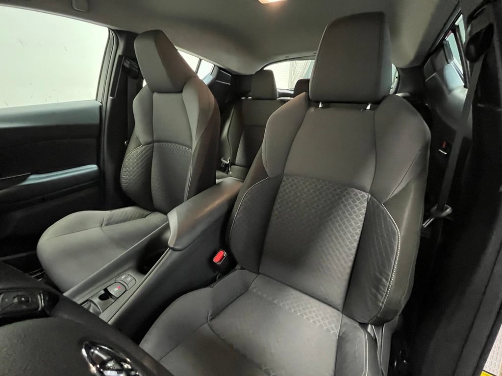 Used 2020 Toyota C-HR LE FWD image 11