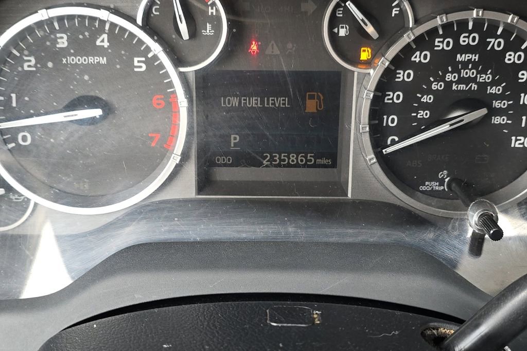 Used 2014 Toyota Tundra SR5 AWD/4WD image 21