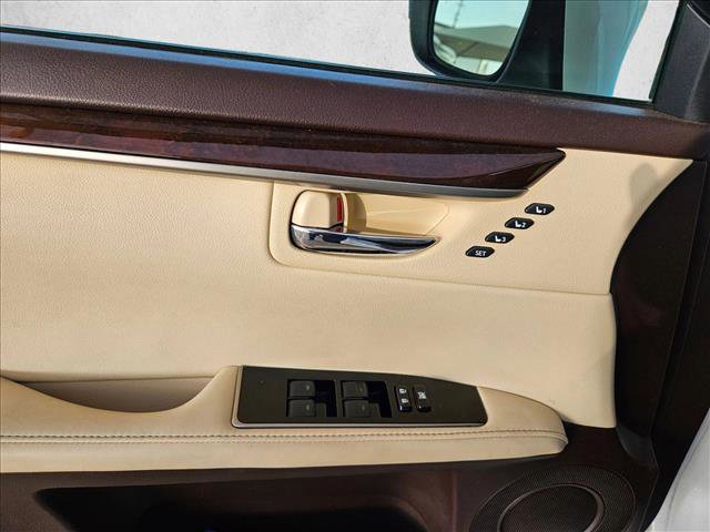 Used 2018 Lexus ES 350 w/ Ultra Luxury Package image 26