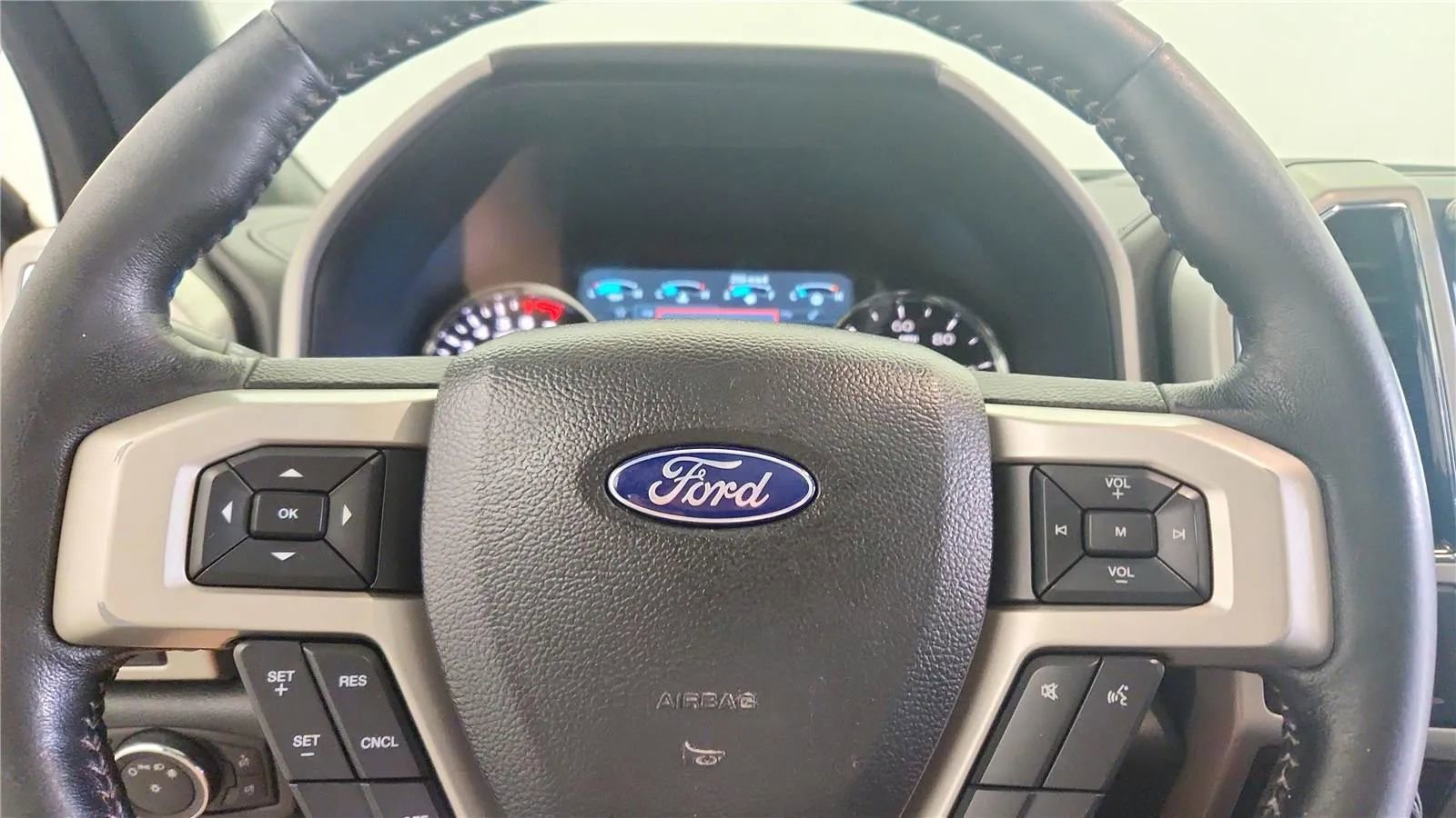 Used 2018 Ford F150 Lariat w/ Equipment Group 501A Mid AWD/4WD image 26
