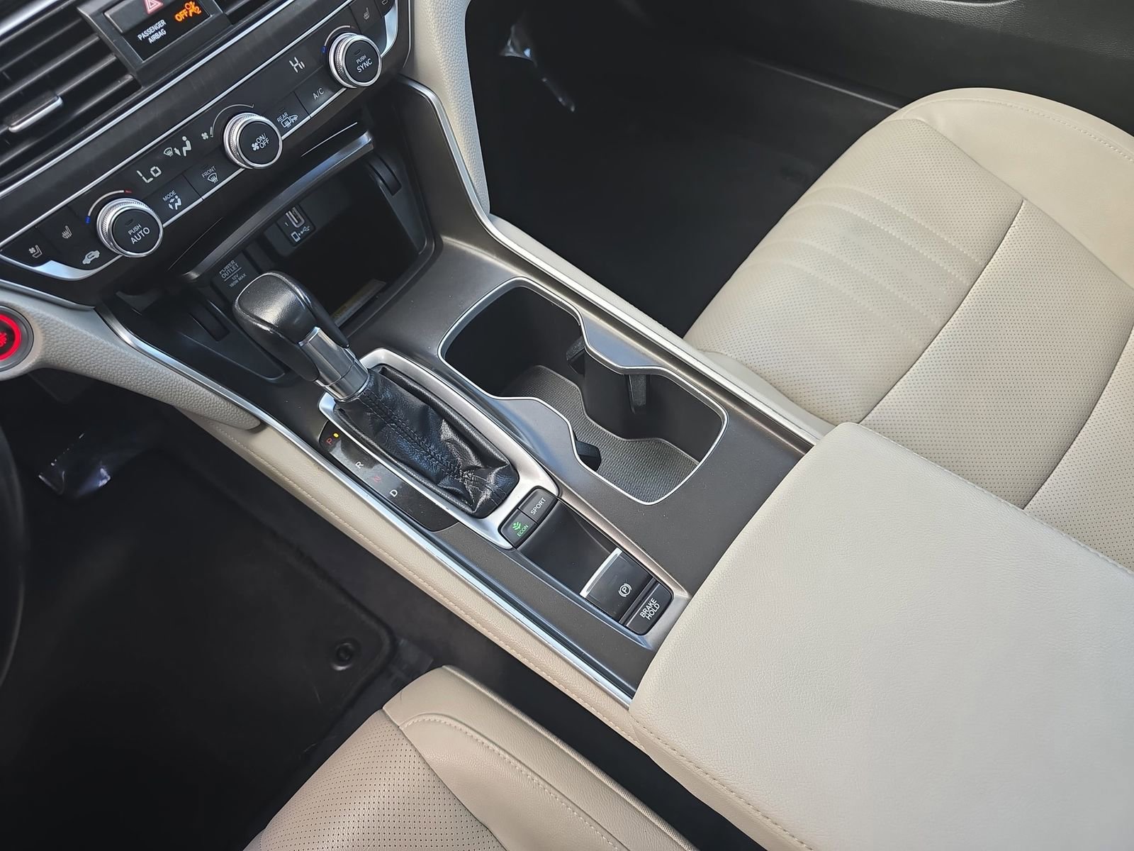 Used 2018 Honda Accord Touring image 28