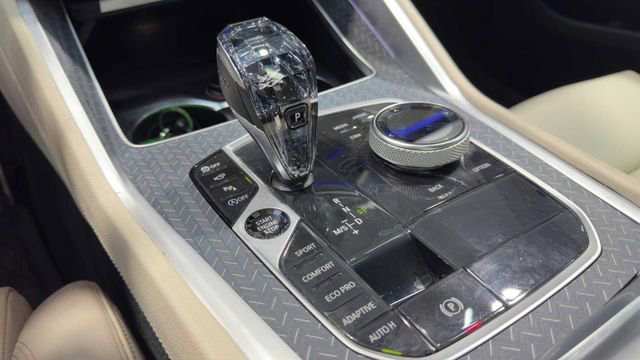 Used 2020 BMW X6 sDrive40i w/ Executive Package image 35