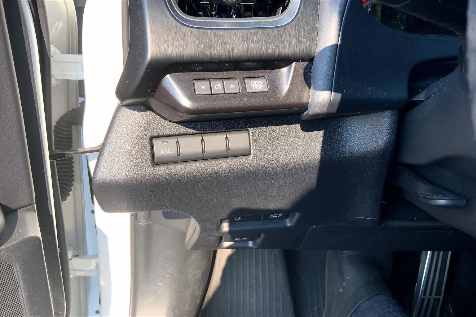 Used 2019 Lexus UX 250h F Sport AWD/4WD image 35
