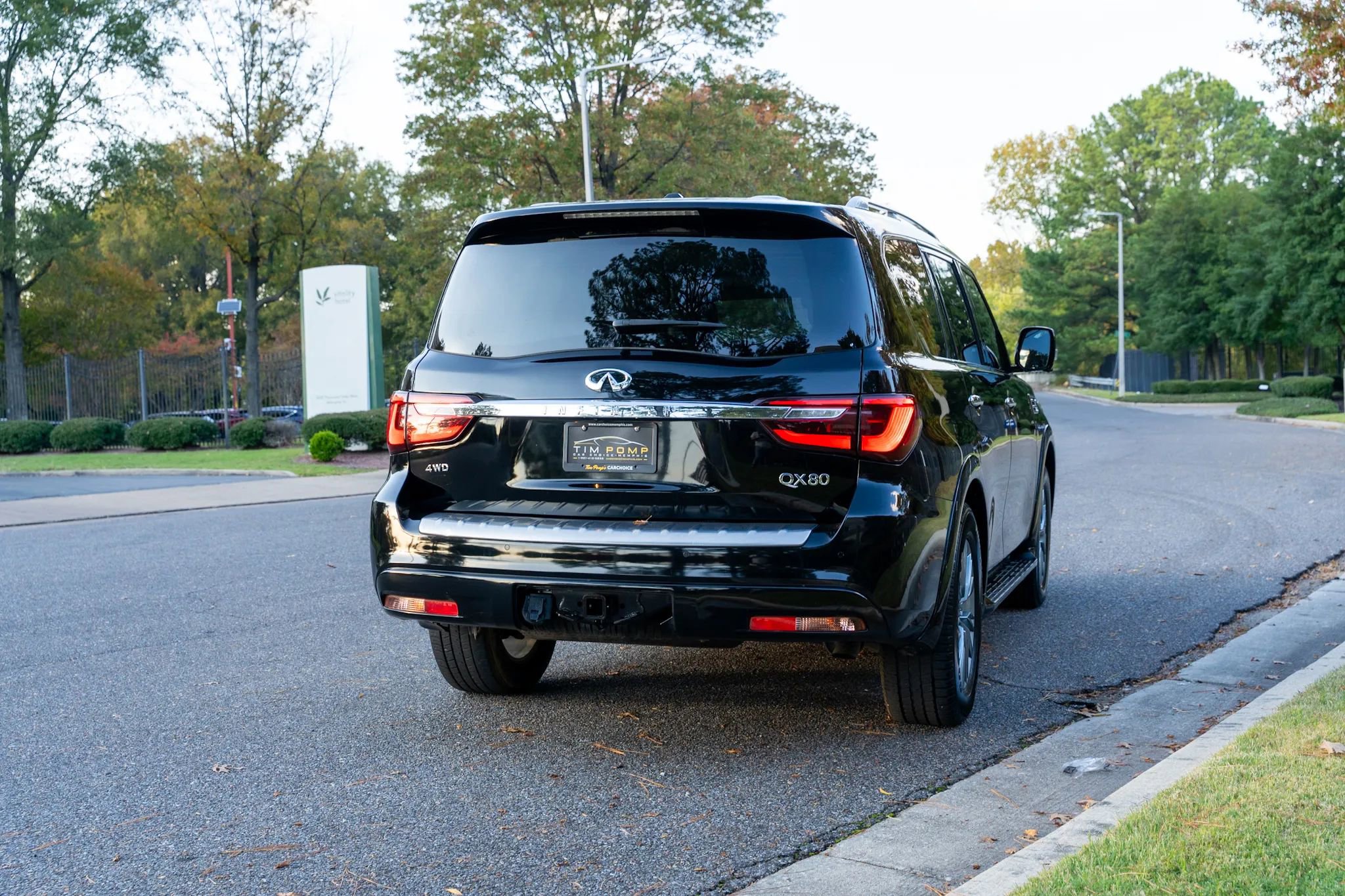 Used 2021 INFINITI QX80 Luxe w/ Cargo Package image 7