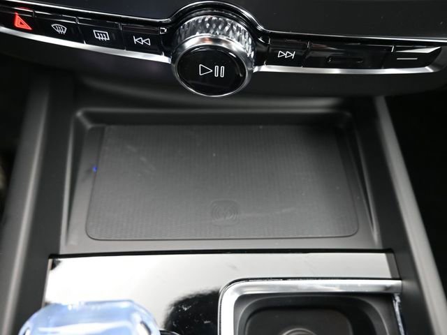 New 2026 Volvo XC60 B5 Ultra w/ Climate Package image 12
