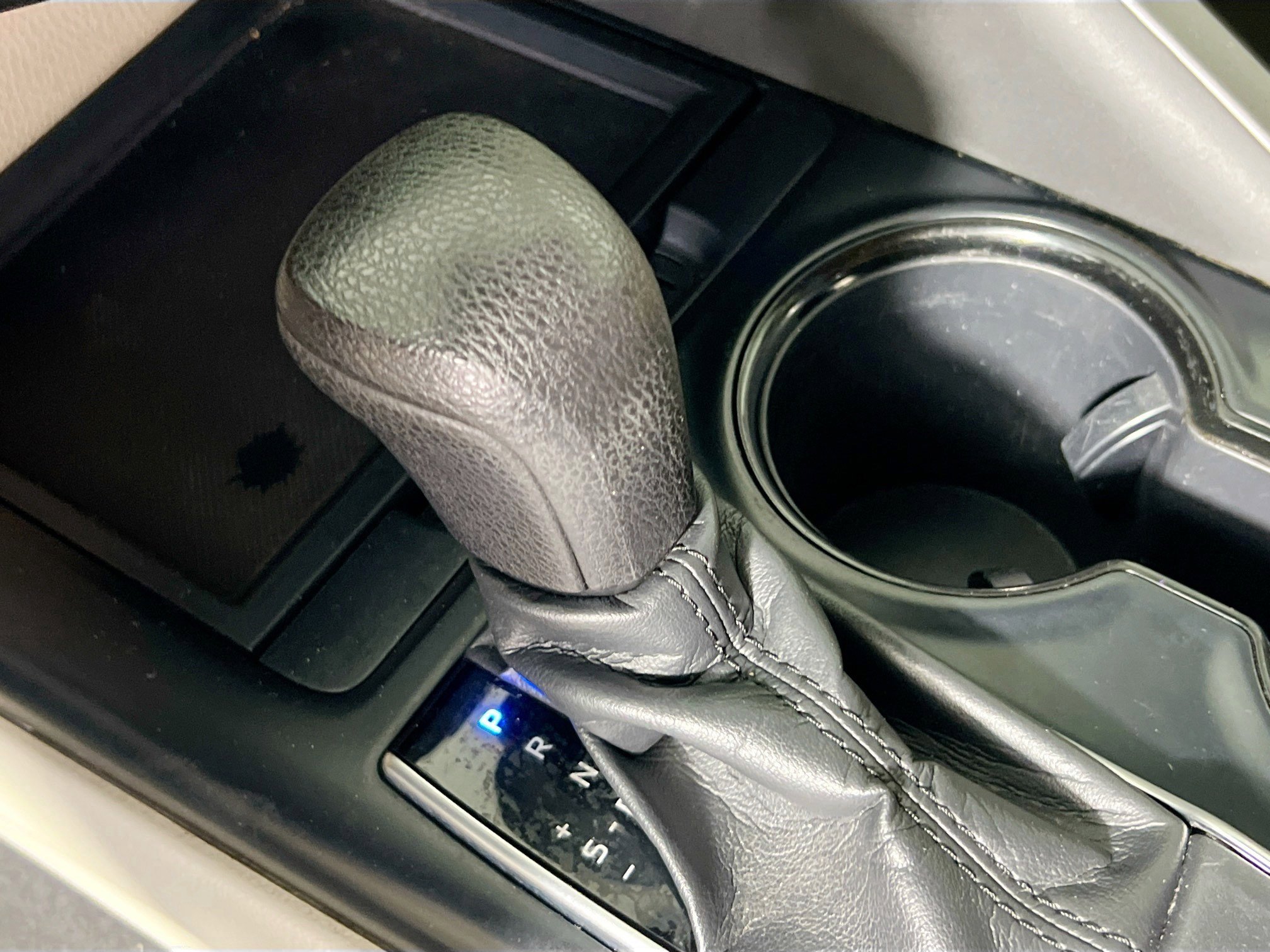 Used 2018 Toyota Camry LE image 24