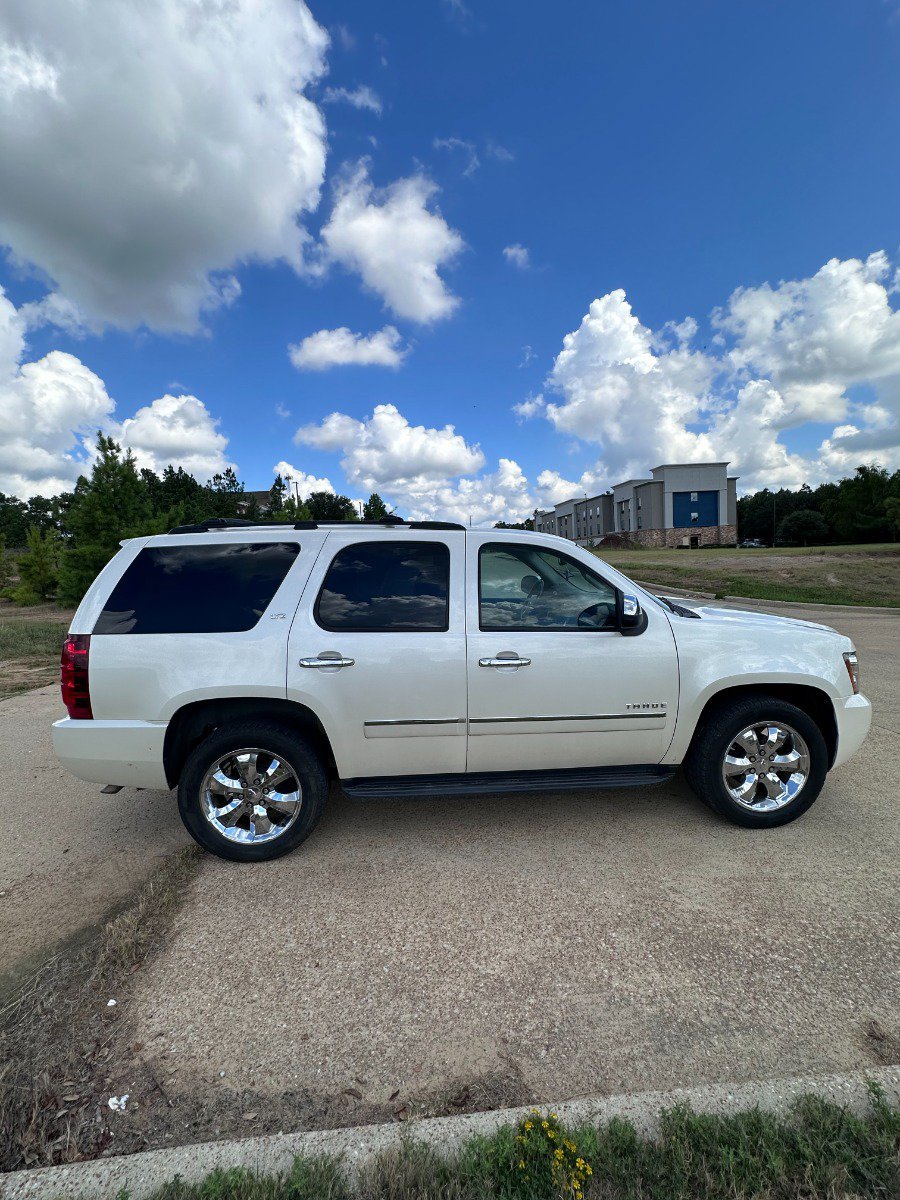 Used 2010 Chevrolet Tahoe LTZ RWD image 4