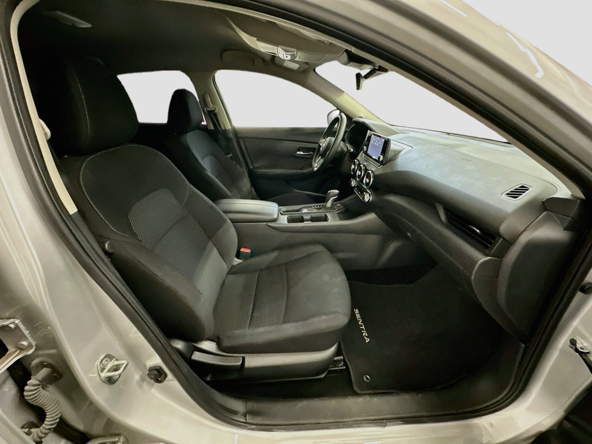 Used 2023 Nissan Sentra S FWD image 31
