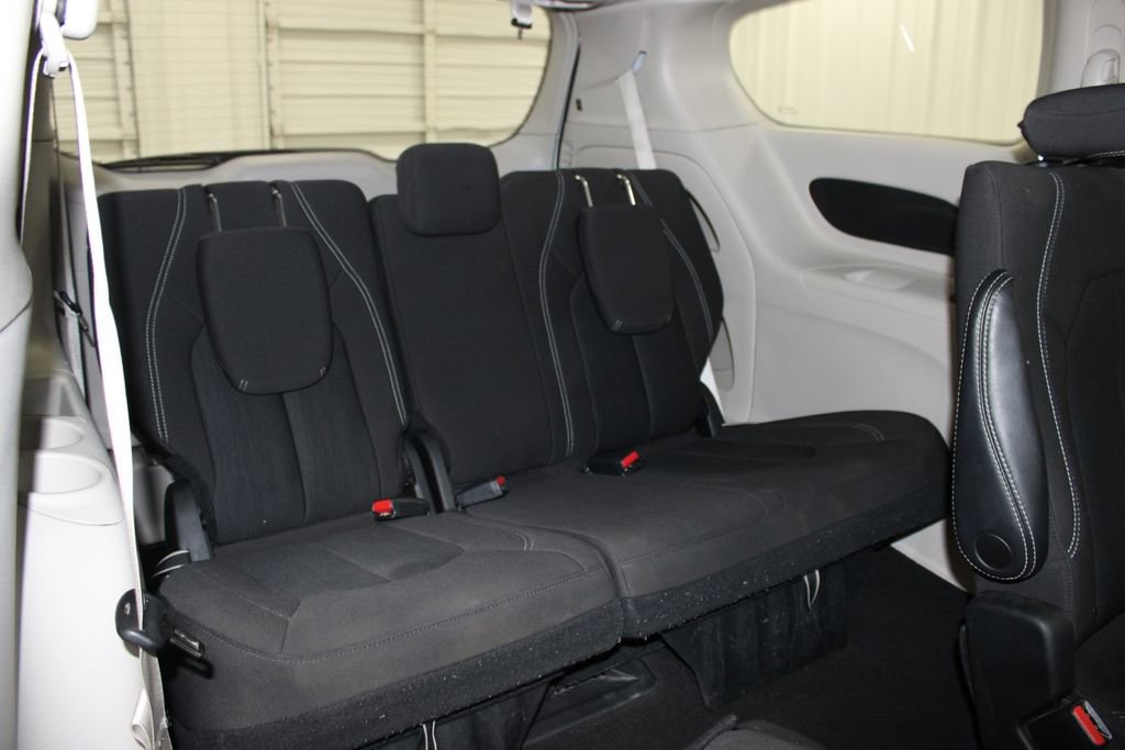 Used 2023 Chrysler Voyager LX FWD image 24