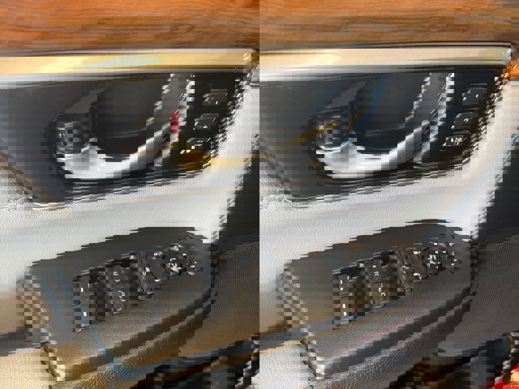 Used 2022 Honda CR-V EX-L image 9