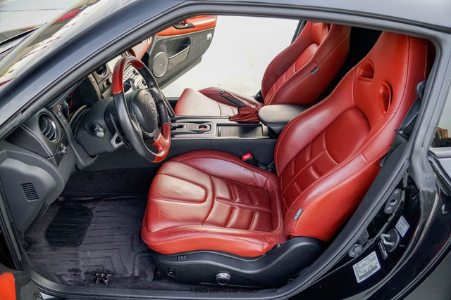 Used 2014 Nissan GT-R Premium w/ Premium Interior Package image 23