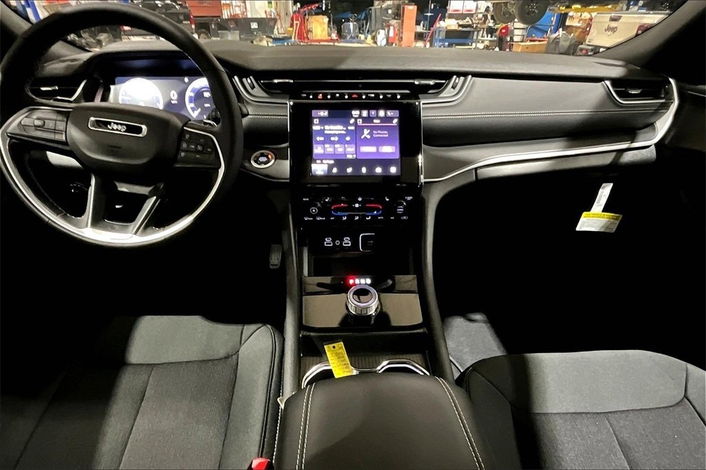 New 2025 Jeep Grand Cherokee L Laredo w/ Luxury Tech Group I image 5