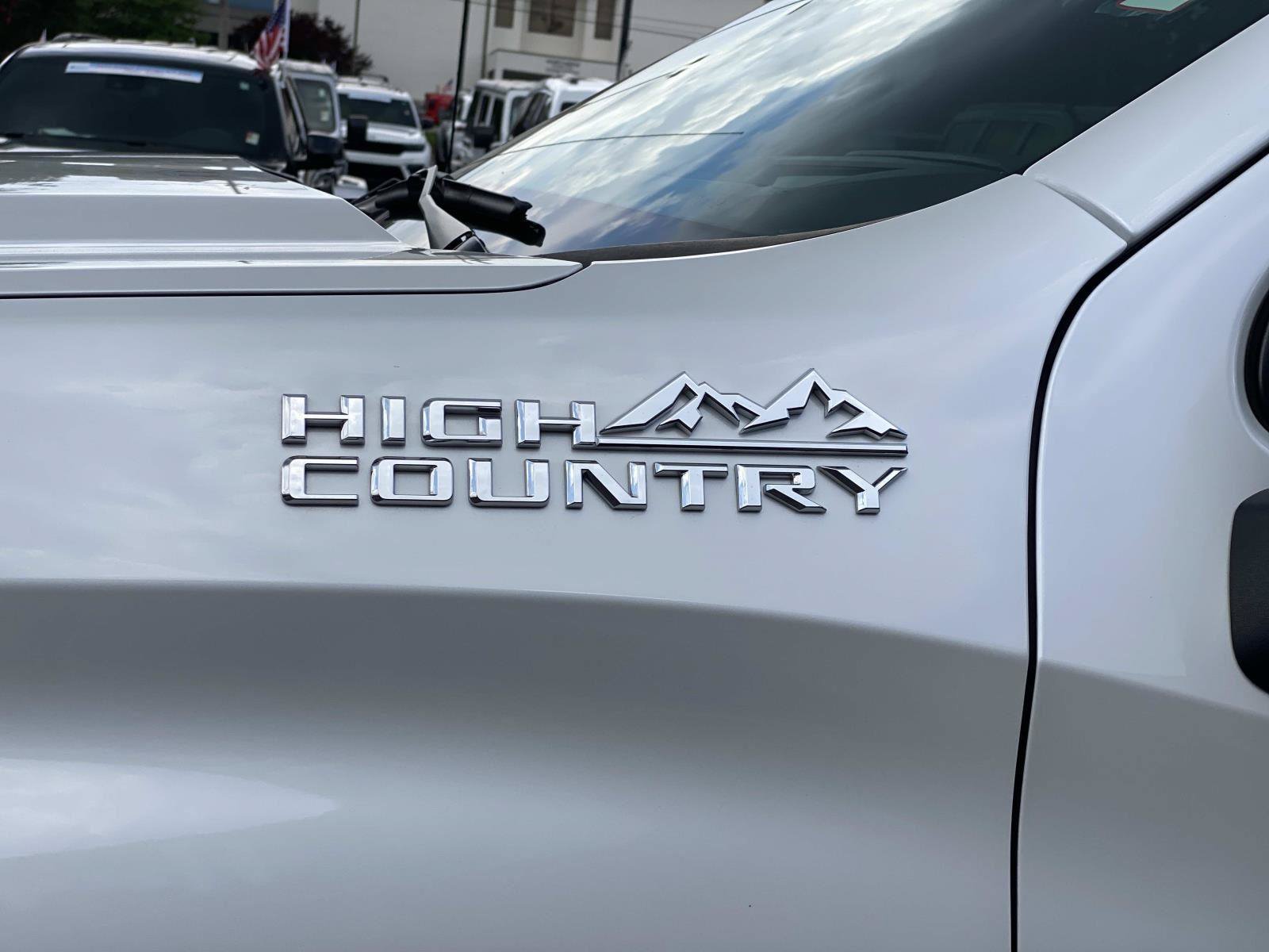 Used 2019 Chevrolet Silverado 1500 High Country w/ Technology Package AWD/4WD image 14