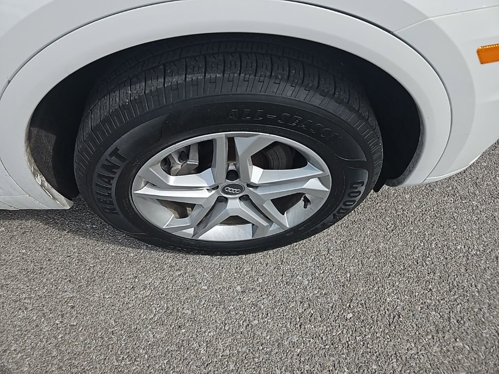 Used 2020 Audi Q5 2.0T Premium w/ Titanium Sport Package image 10