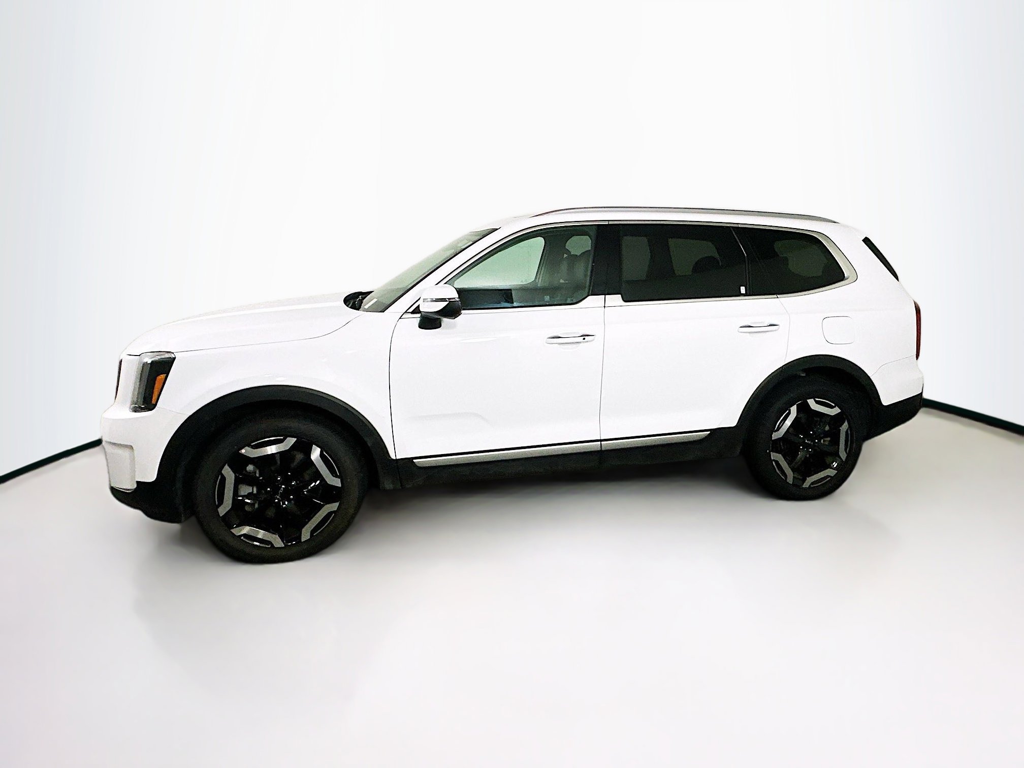 Used 2025 Kia Telluride S image 4