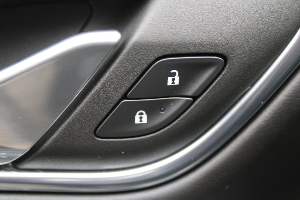 Used 2023 Chevrolet Suburban High Country image 23