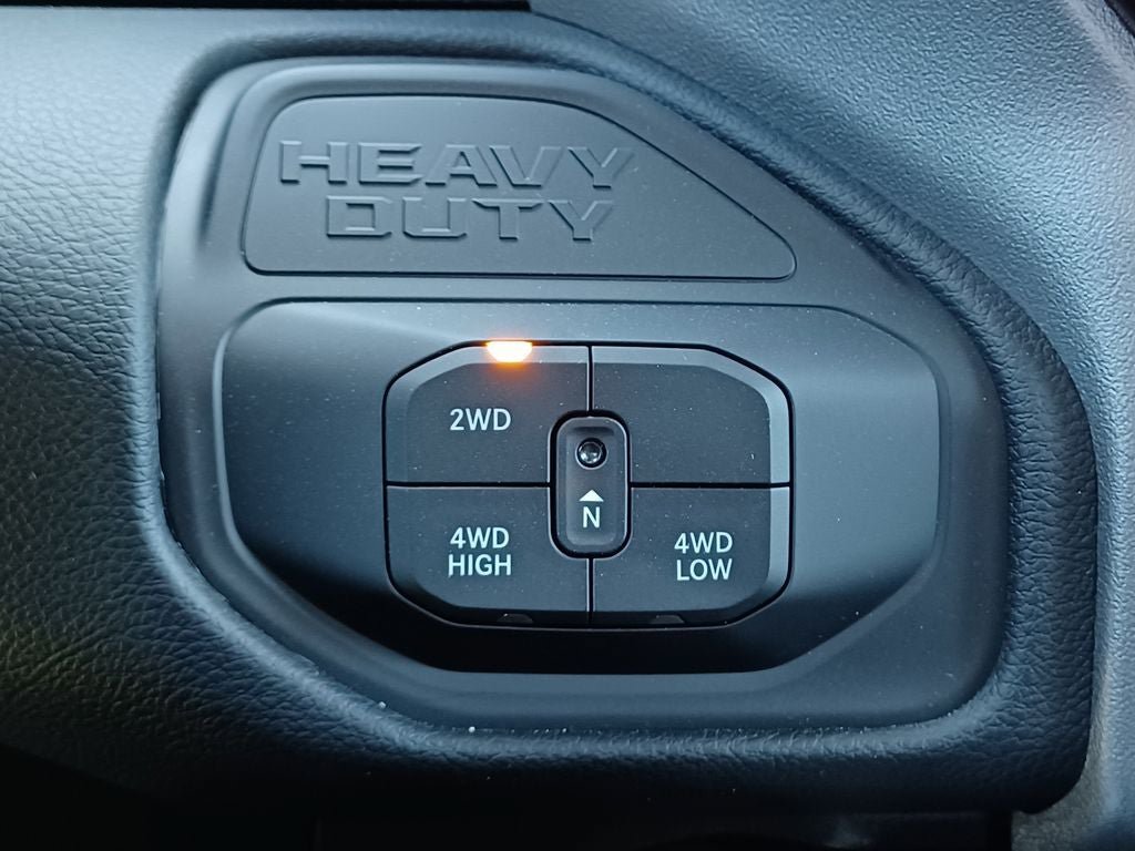 New 2026 RAM 2500 Laramie AWD/4WD image 25