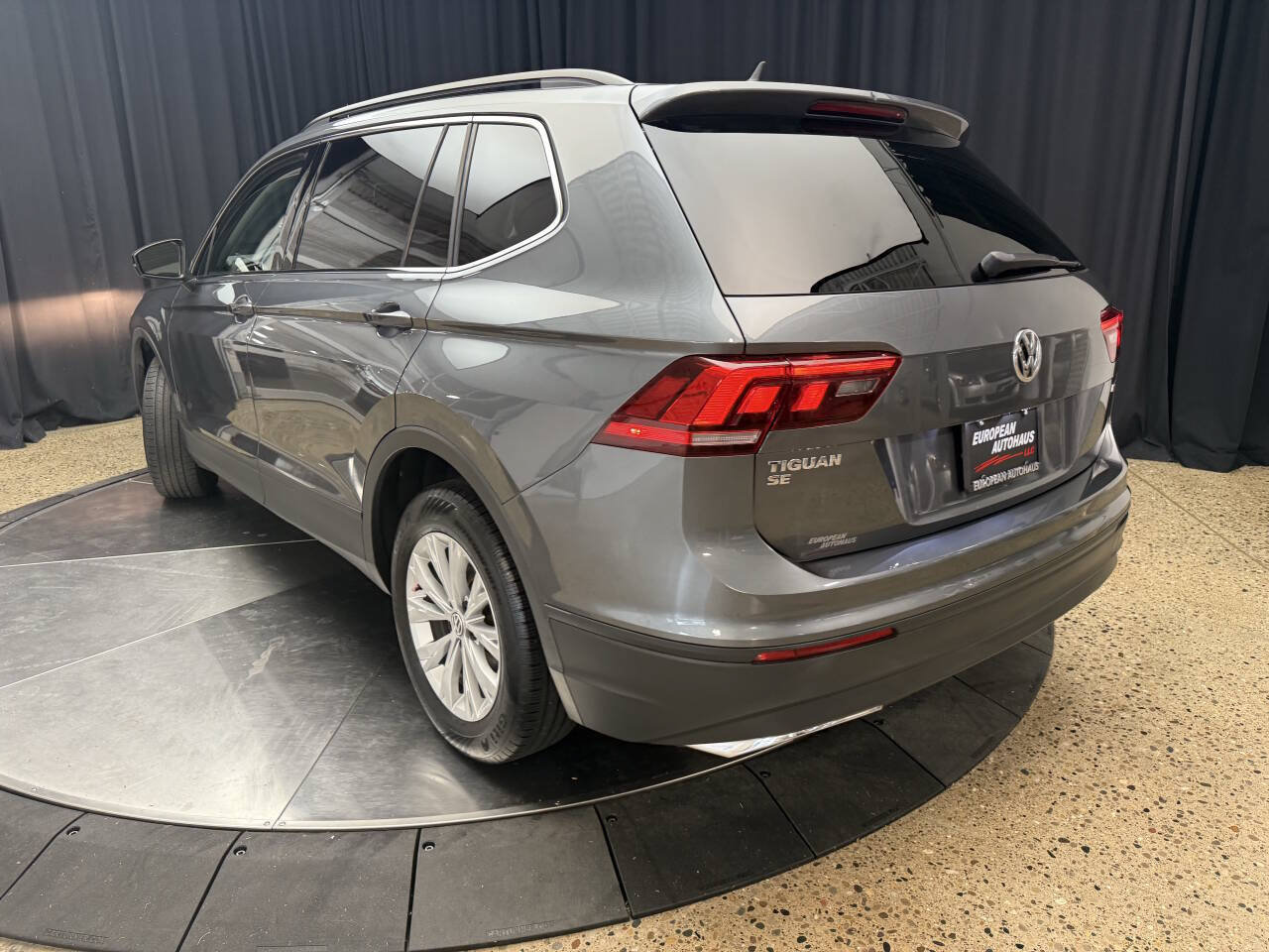 Used 2019 Volkswagen Tiguan SE w/ 3rd Row Seat Package AWD/4WD image 5