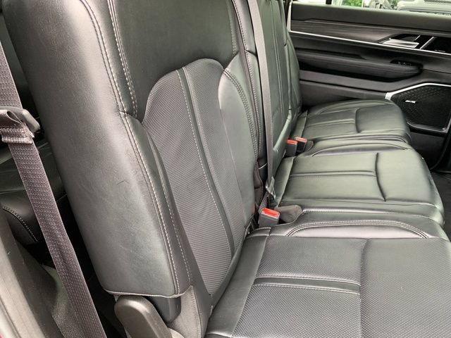 Used 2024 Jeep Wagoneer Series II w/ Flexible Seating Group AWD/4WD image 14
