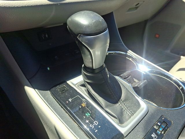 Used 2014 Toyota Highlander Limited AWD/4WD image 16
