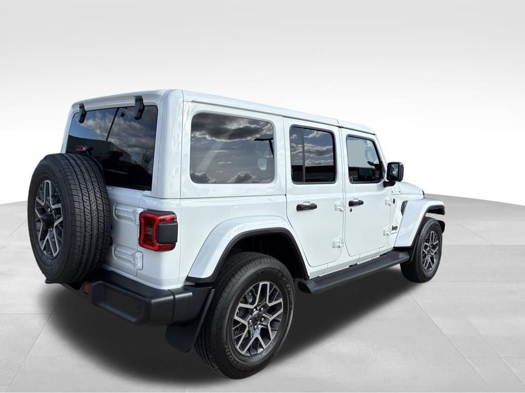 Used 2026 Jeep Wrangler Sahara image 5