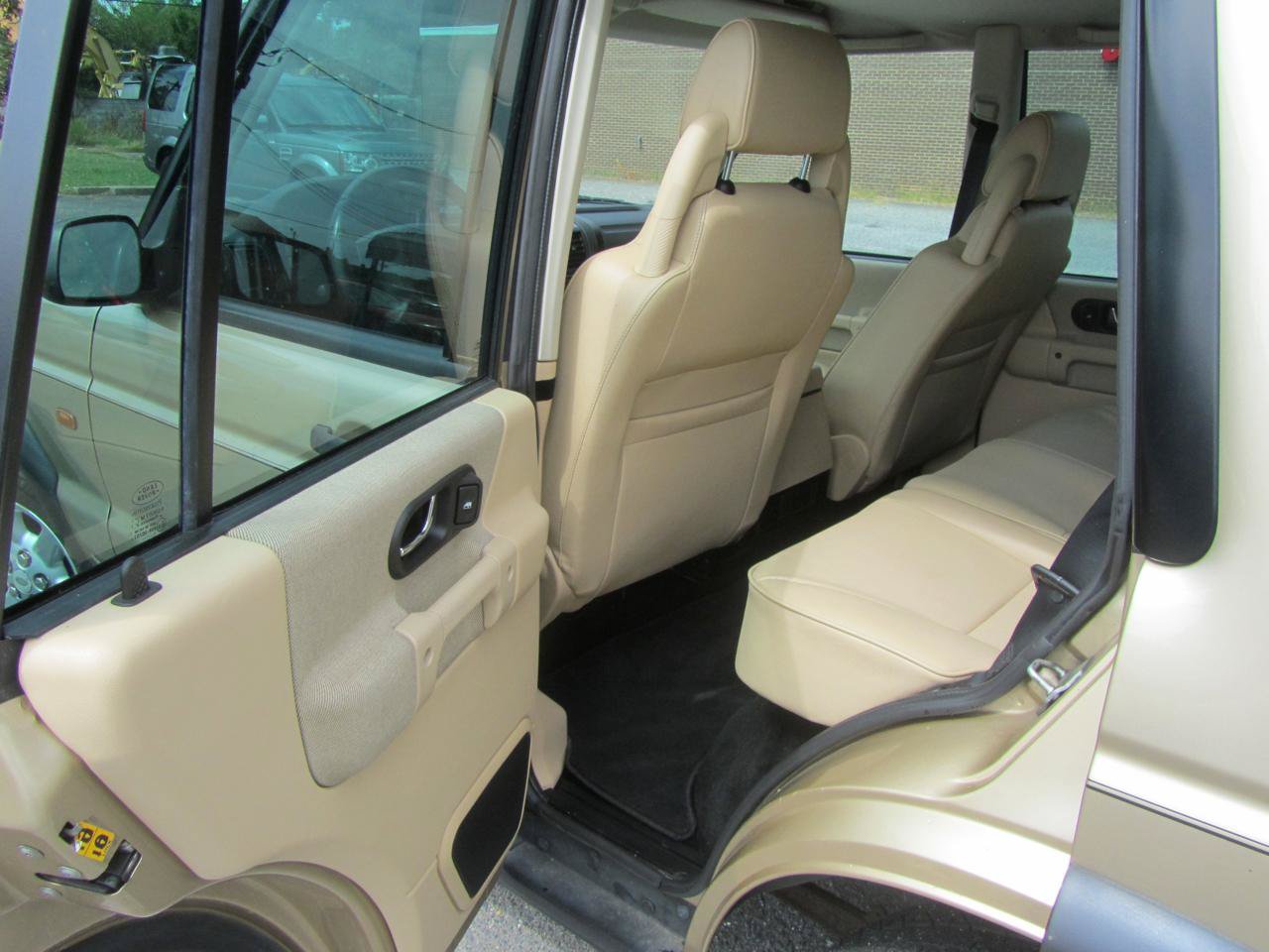 Used 2004 Land Rover Discovery S7 AWD/4WD image 19