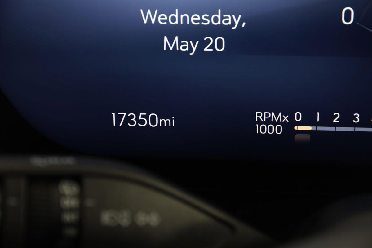 Used 2025 Buick Enclave Sport Touring FWD image 38