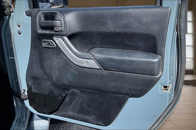 Used 2015 Jeep Wrangler Unlimited Sahara w/ Max Tow Package image 24