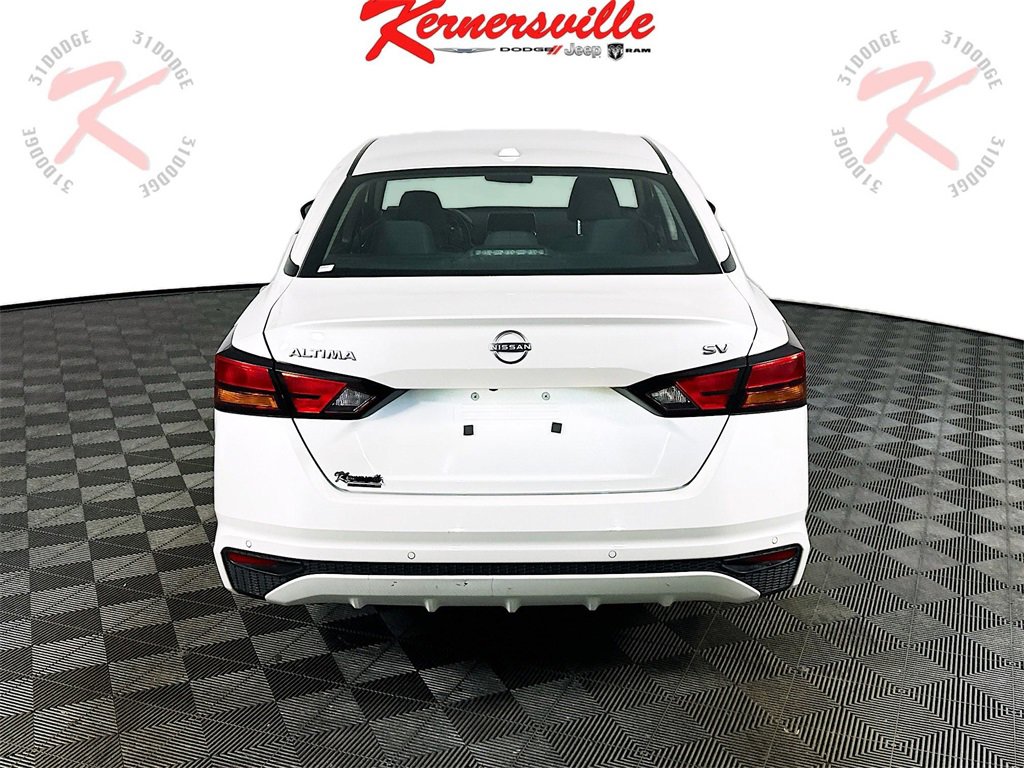 Used 2024 Nissan Altima 2.5 SV image 6