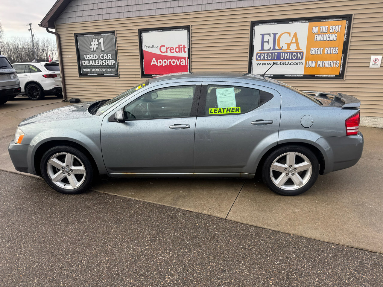 Used 2010 Dodge Avenger R/T image 8
