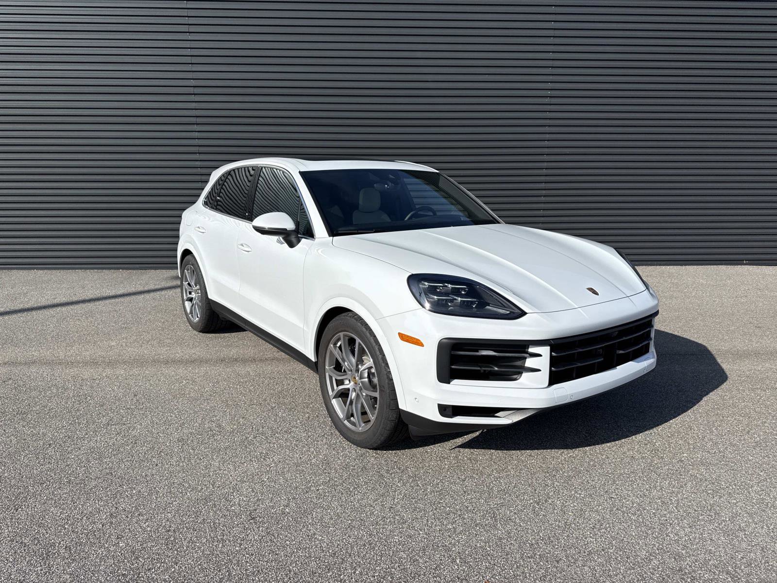 Used 2024 Porsche Cayenne S image 9