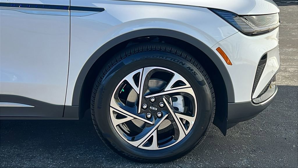 New 2026 Lincoln Nautilus Premier w/ Equipment Group 102A image 5