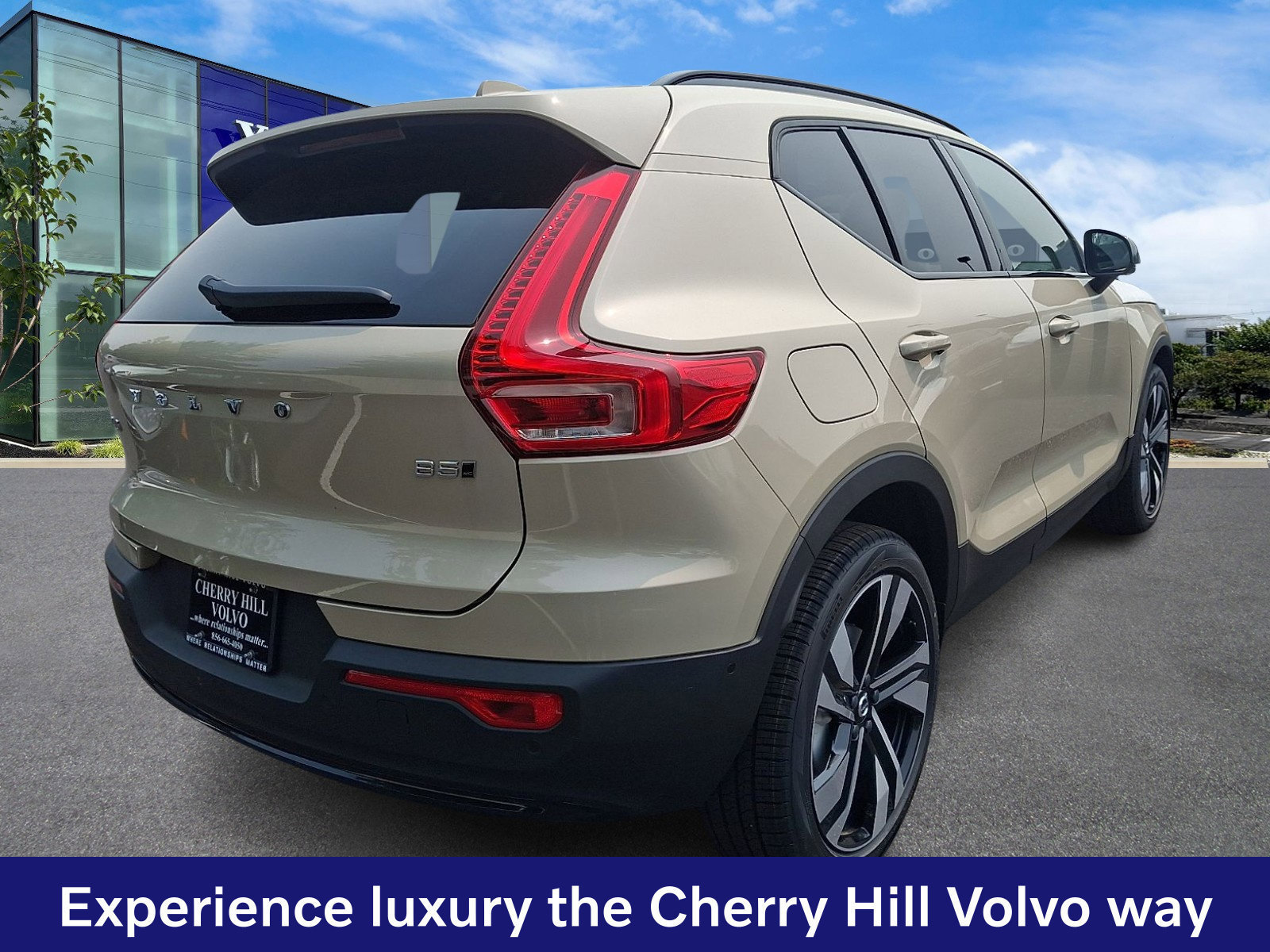 New 2026 Volvo XC40 B5 Ultra w/ Protection Package Premier AWD/4WD image 5