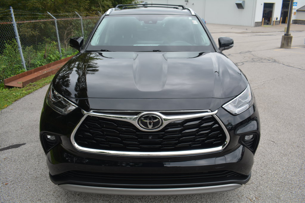 Used 2021 Toyota Highlander Platinum AWD/4WD image 2