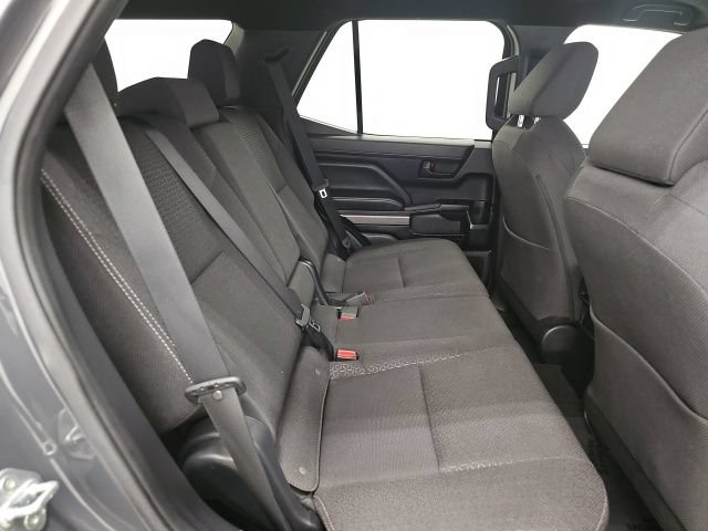 Used 2025 Toyota 4Runner SR5 AWD/4WD image 33