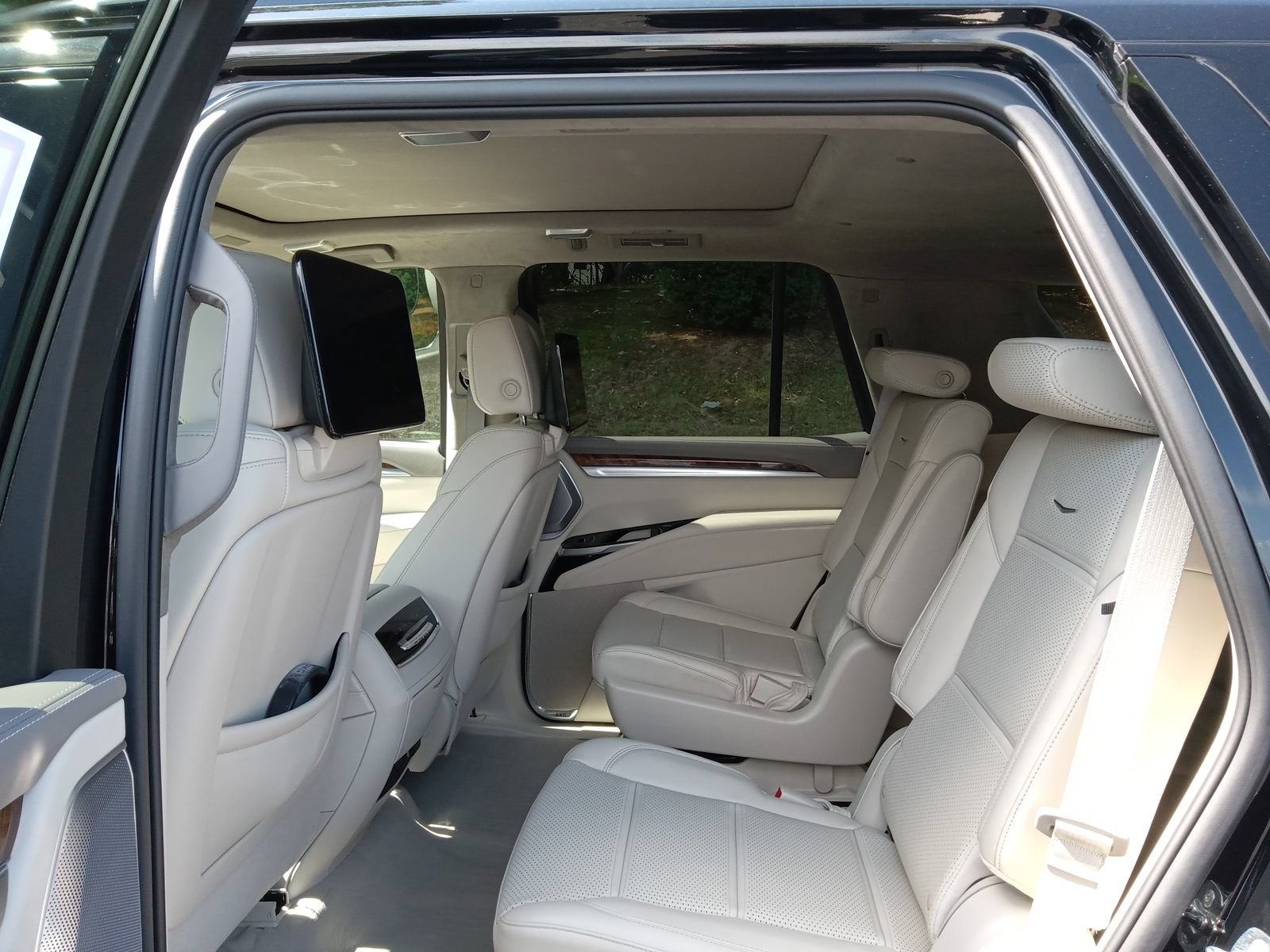 Certified 2026 Cadillac Escalade Platinum Sport AWD/4WD image 26