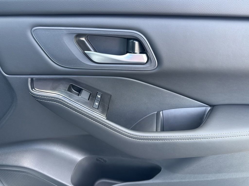 New 2026 Nissan Rogue SV FWD image 17