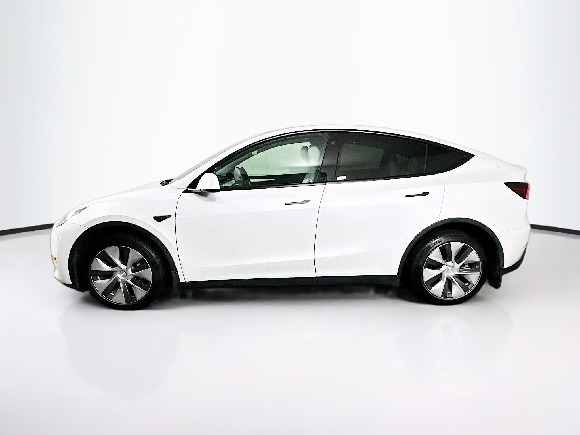 Used 2022 Tesla Model Y Long Range AWD/4WD image 4