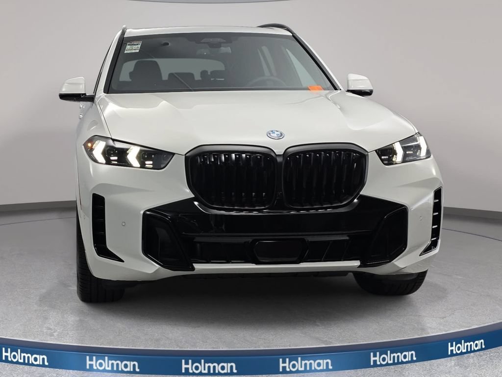 New 2026 BMW X5 xDrive50e w/ M Sport Package AWD/4WD image 2