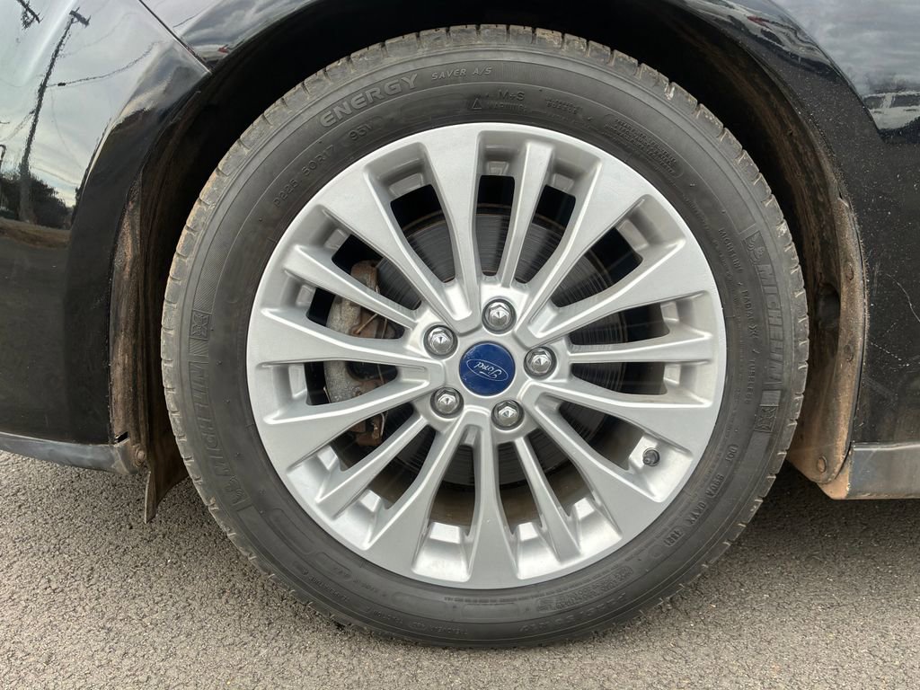Used 2017 Ford C-MAX Energi SE image 12