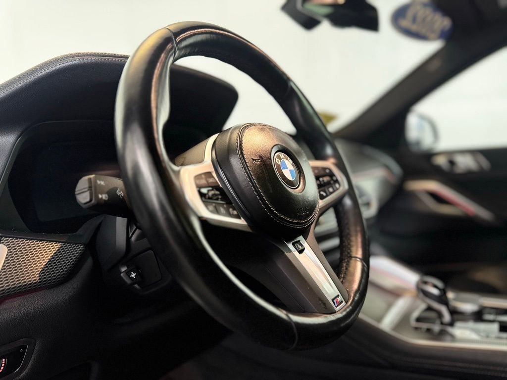 Used 2022 BMW X6 xDrive40i w/ M Sport Package image 16