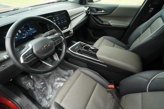 Used 2025 Chevrolet Equinox LT w/ Convenience Package II image 25