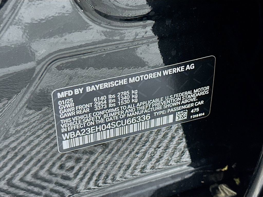 Used 2025 BMW 740i w/ Premium Package RWD image 24