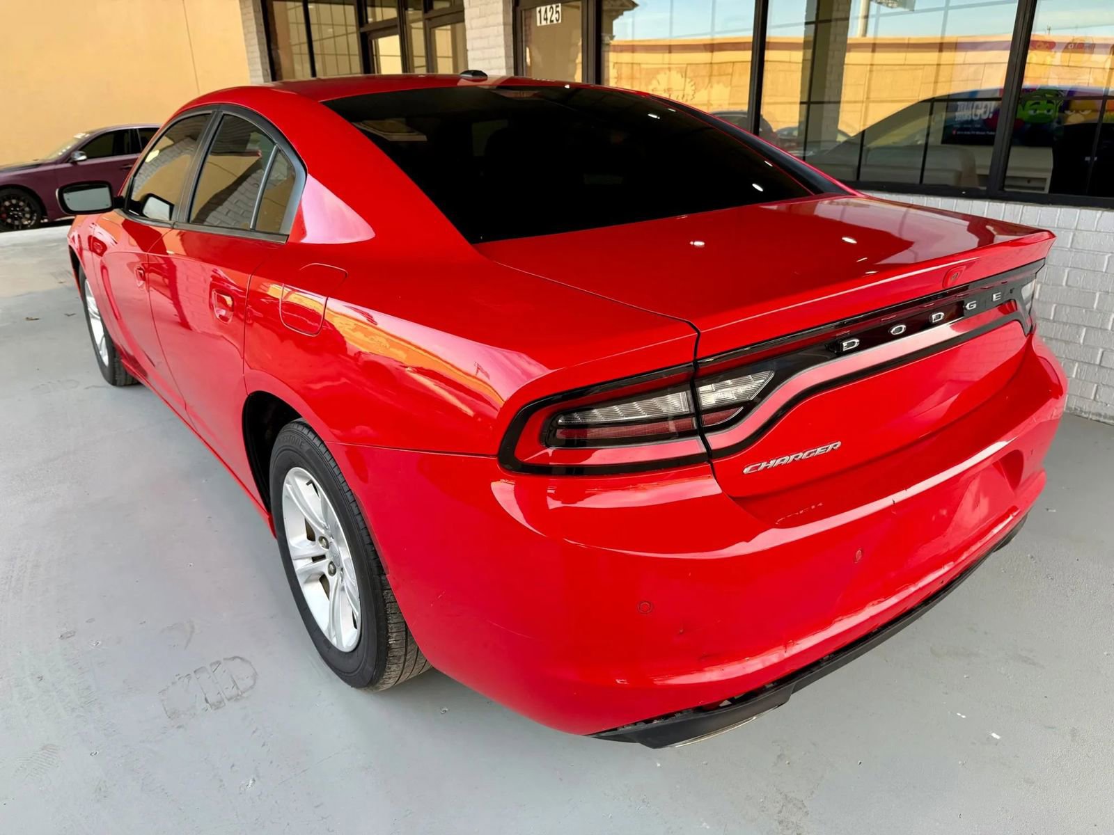 Used 2021 Dodge Charger SXT w/ Driver Convenience Group image 5