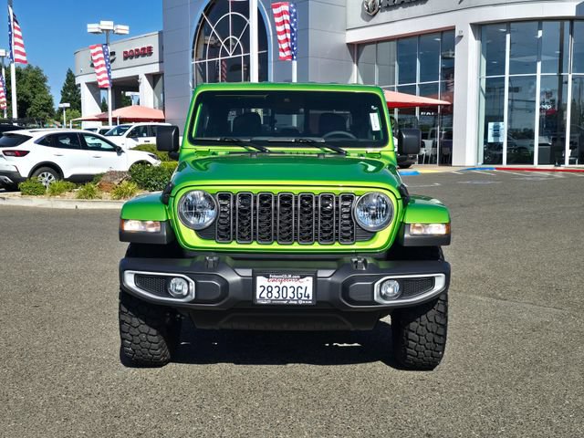 Certified 2025 Jeep Gladiator Sport AWD/4WD image 2
